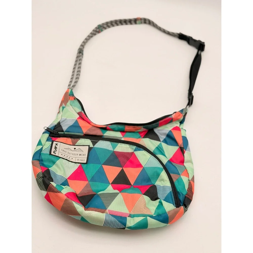 KAVU Keepalong Crossbody Bag Geometric Triangle Print Rope Strap Multicolor